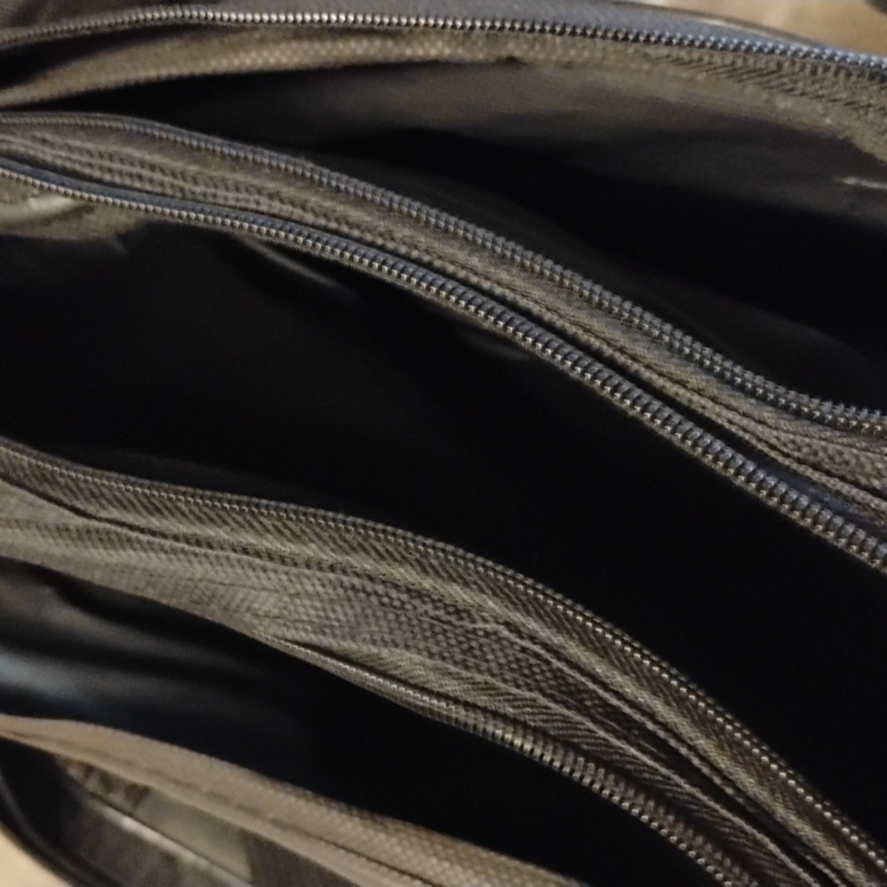 5/$20 *NEW* Lixada 3 Layer 150cm Black Fishing Rod carry case w/2 front pockets - Picture 7 of 7